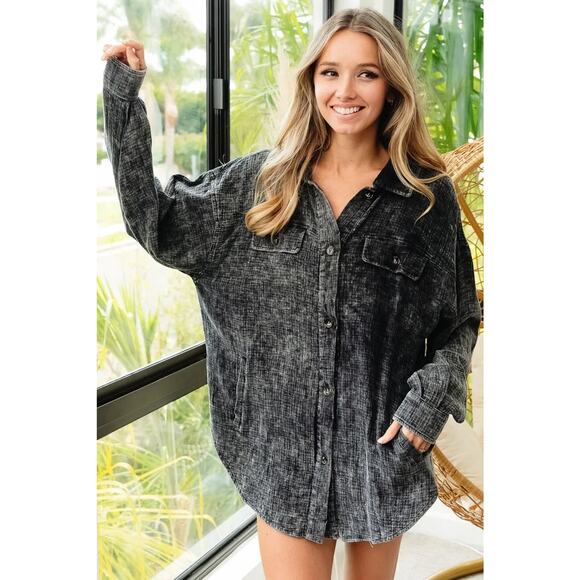 BiBi Vintage Washed Wrinkle Gauze Chest Pockets Relaxed Fit Shacket | Charcoal - Picture 10 of 14